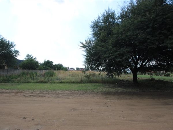 922 m² Land