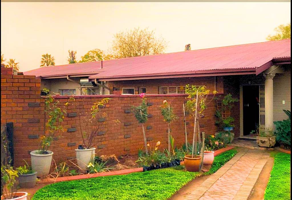 4 Bed House in Bo Dorp photo number 1