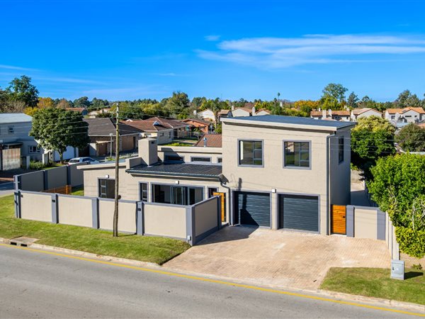 3 Bedroom House 3 Bedroom House