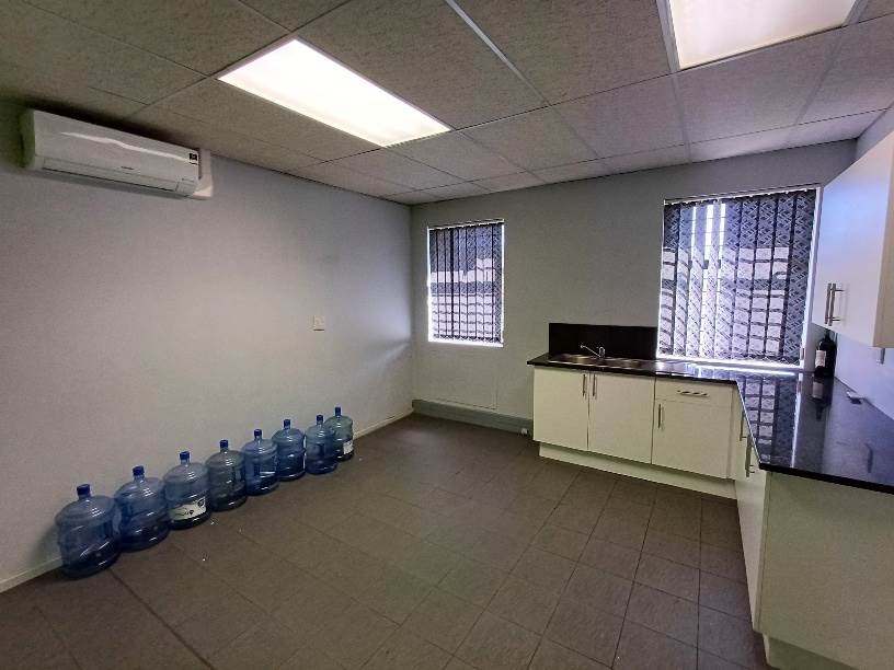 1000  m² Commercial space in Highveld photo number 17