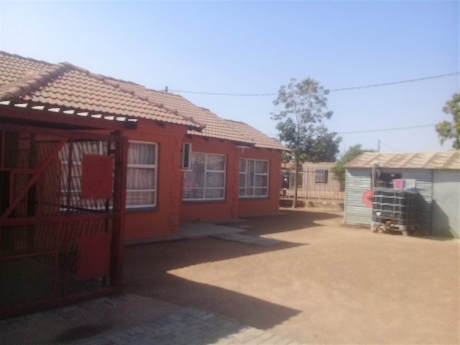3 Bed House in Lethlabile photo number 2
