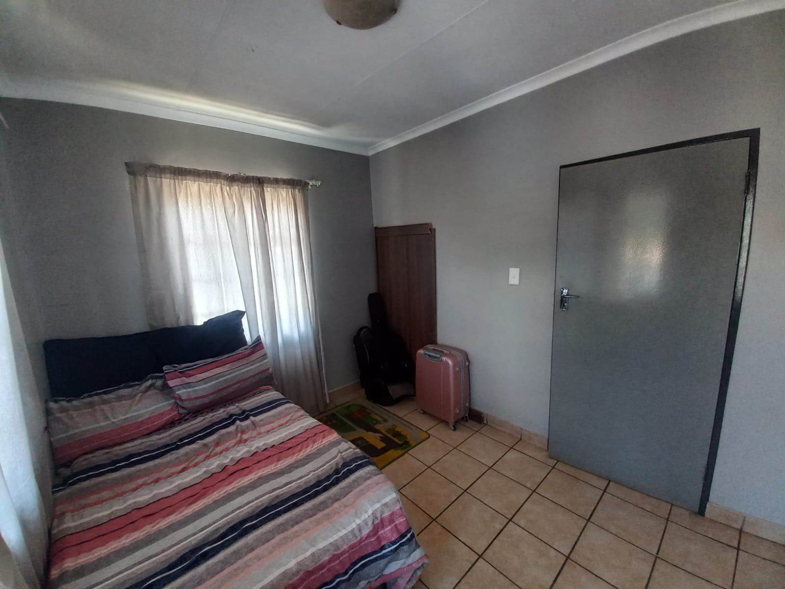 2 Bed House in Brakpan North photo number 8