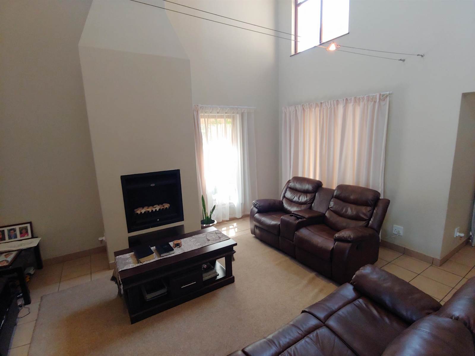 3 Bed House in Fourways photo number 8