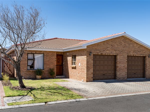 3 Bedroom Townhouse 3 Bedroom Townhouse