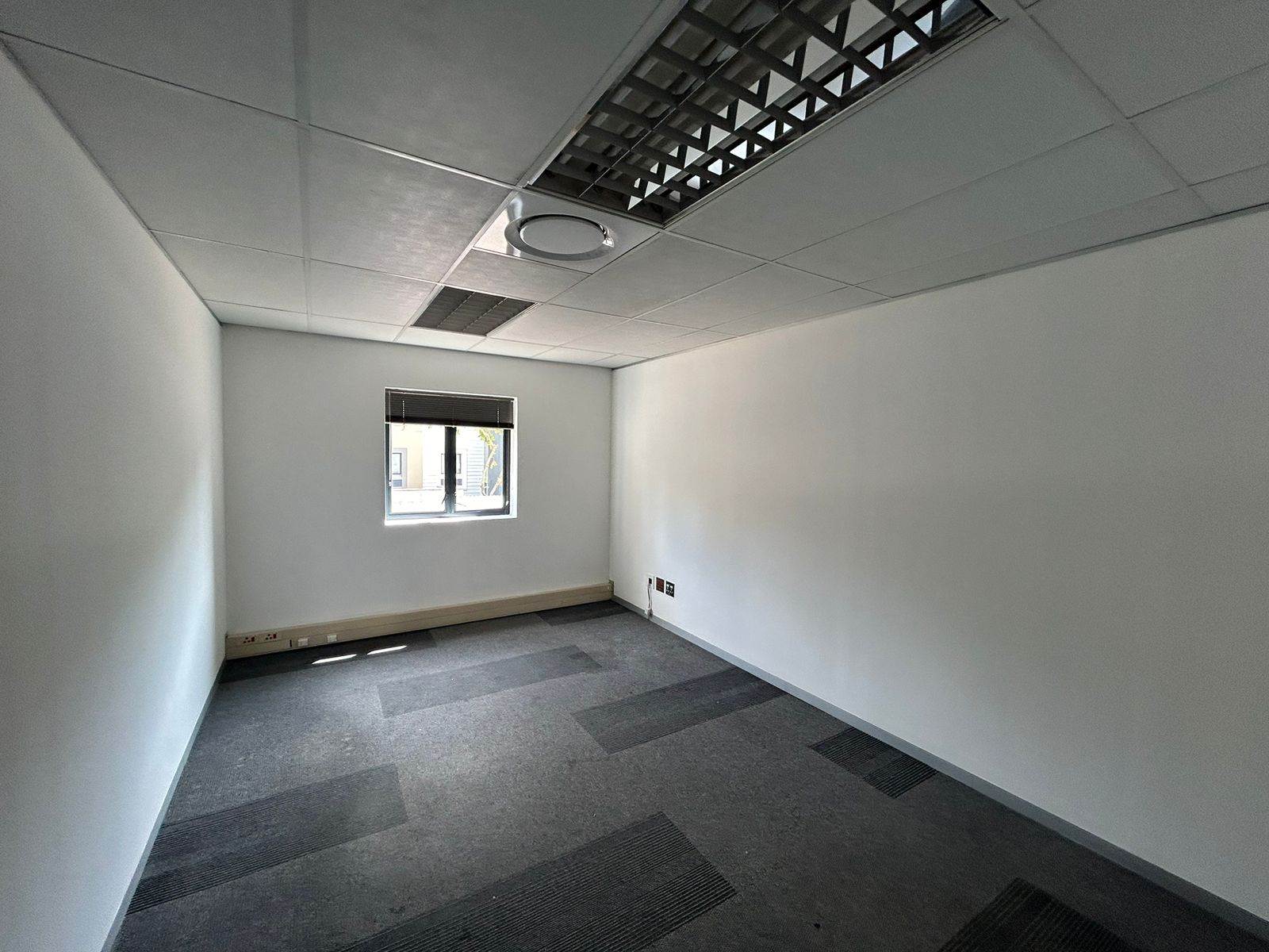 144  m² Commercial space in Strubens Valley photo number 6