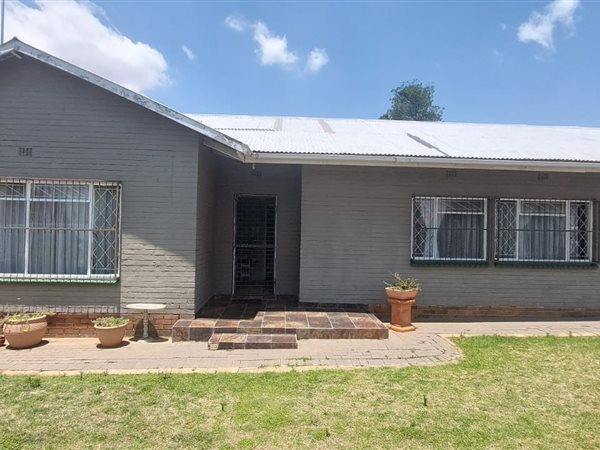 4 Bed House in Noycedale