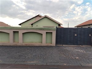 3 Bed House in Rosslyn