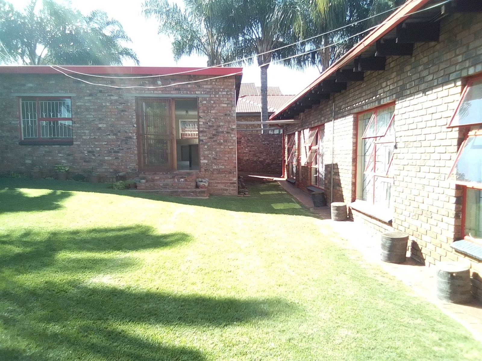 3 Bed Apartment in Eersterust photo number 1