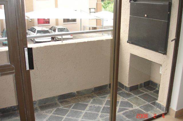 2 Bed Flat in Nelspruit Central photo number 5