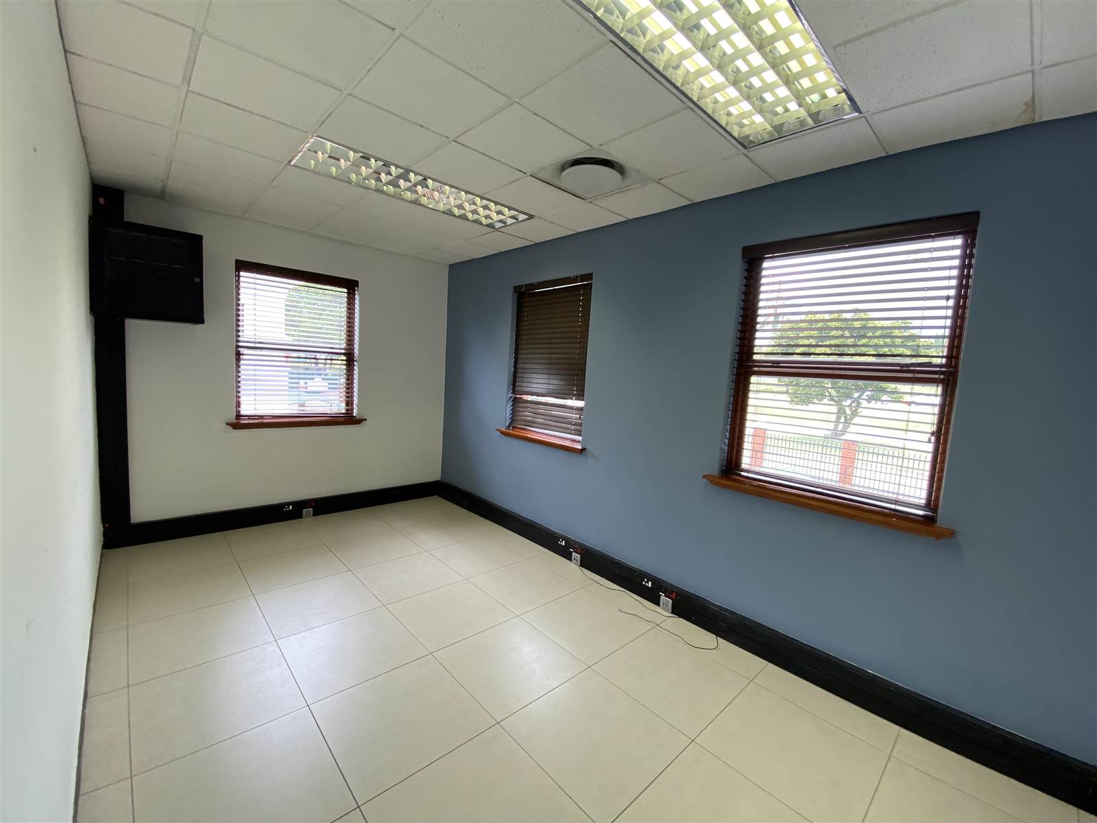 320  m² Commercial space in Rivonia photo number 25