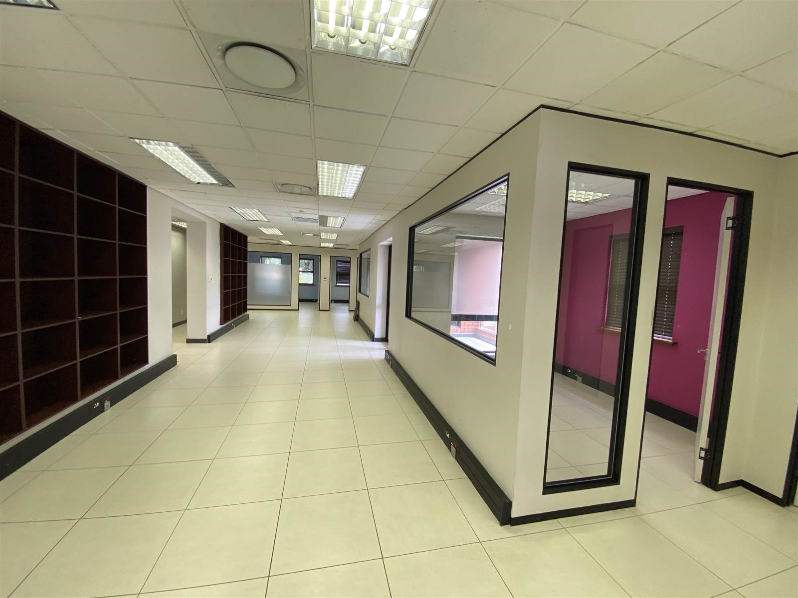 320  m² Commercial space in Rivonia photo number 14