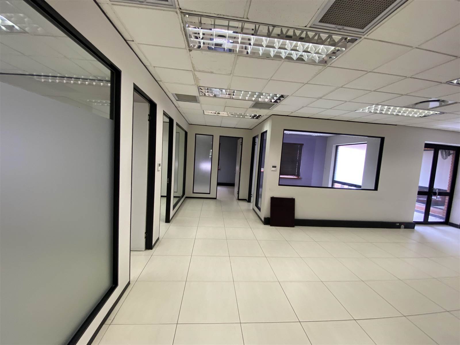 320  m² Commercial space in Rivonia photo number 21
