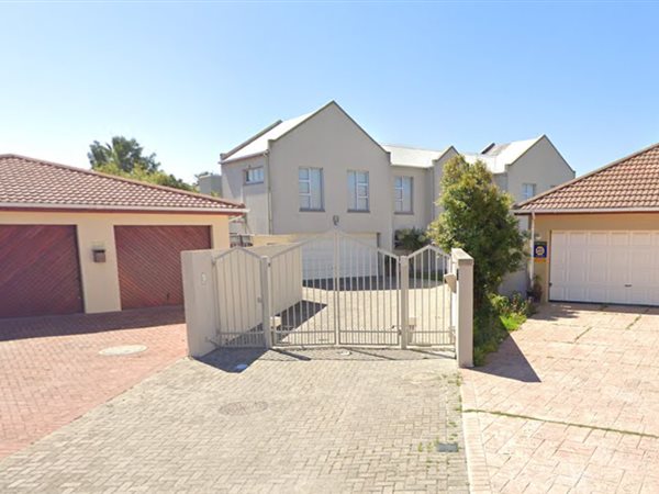 4 Bedroom House 4 Bedroom House
