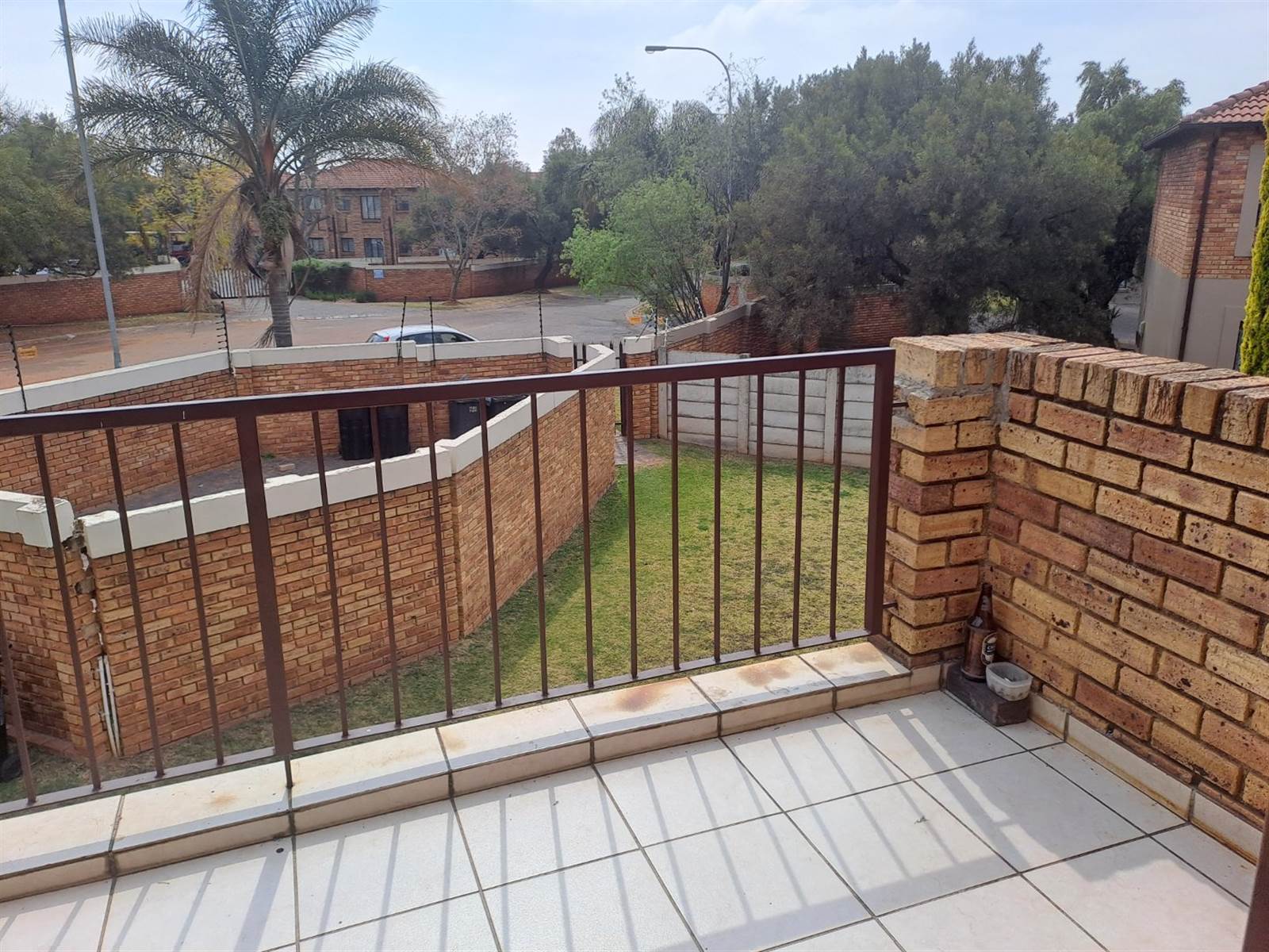 2 Bed Townhouse in Ruimsig photo number 5