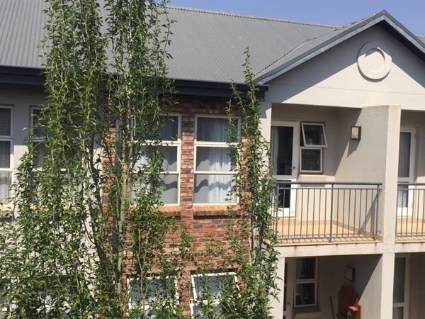 1 Bed Apartment in Mooivallei Park