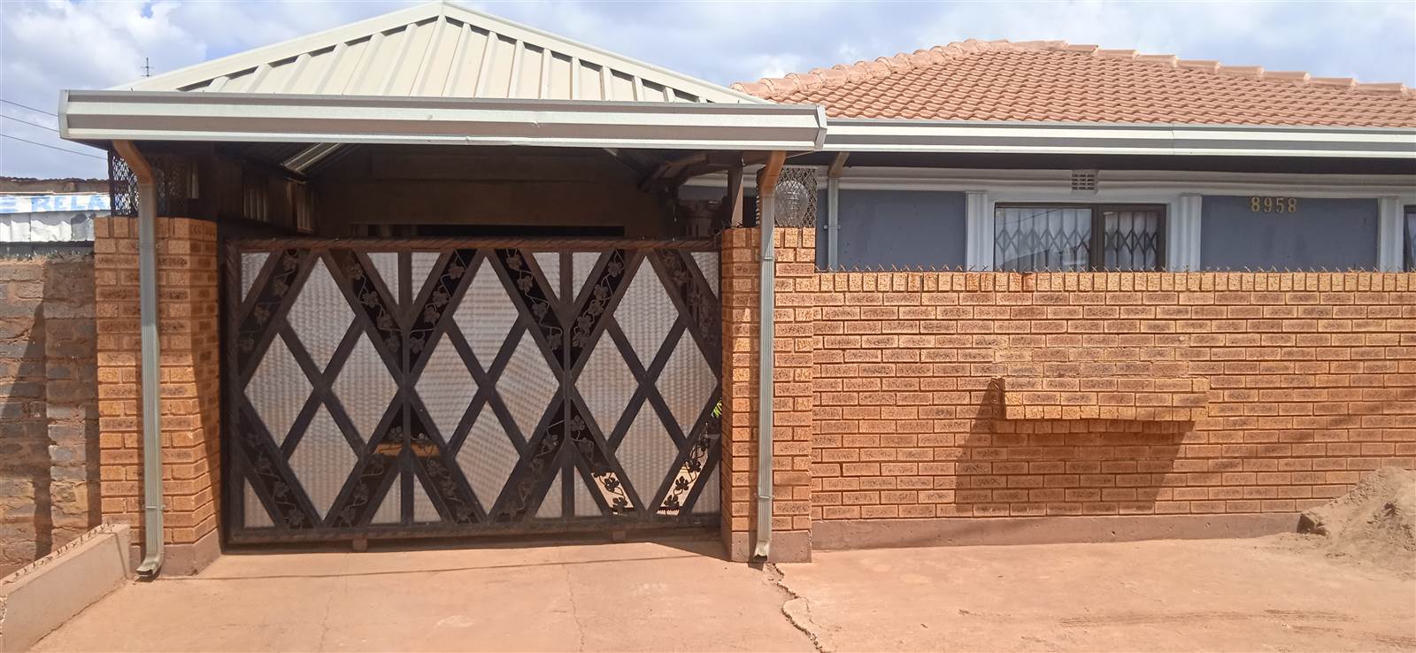 2 Bed House in Orange Farm photo number 1