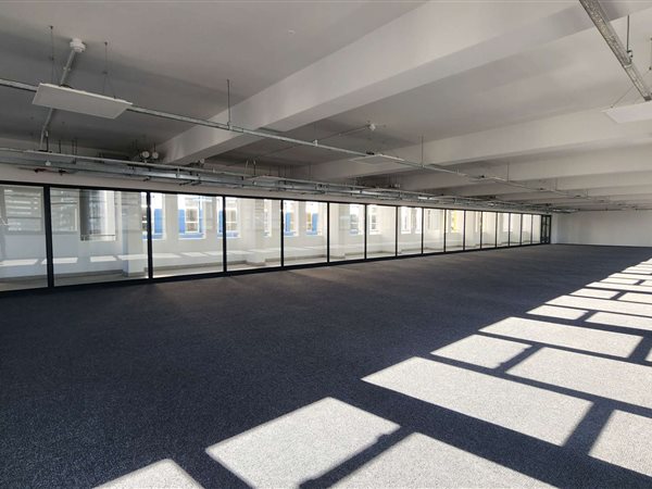 1 163  m² Office Space