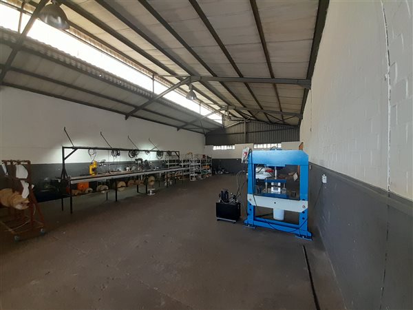 280  m² Industrial space in Bellville Central