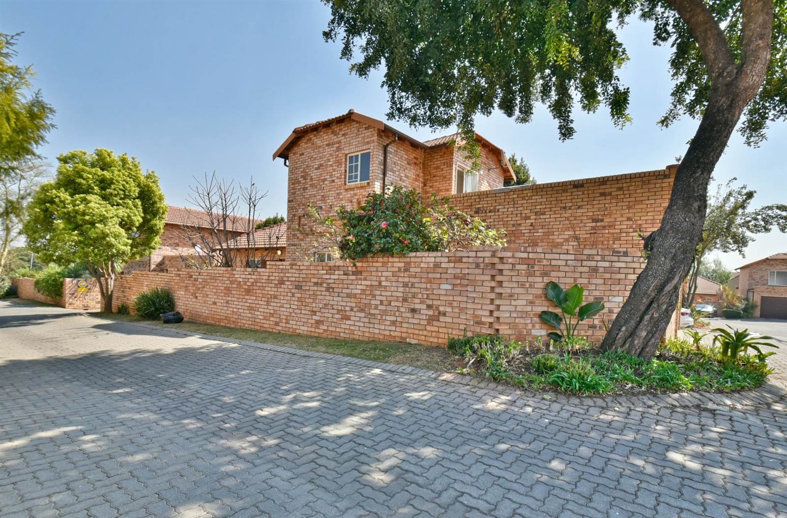 2 Bed Townhouse in Randpark Ridge photo number 27