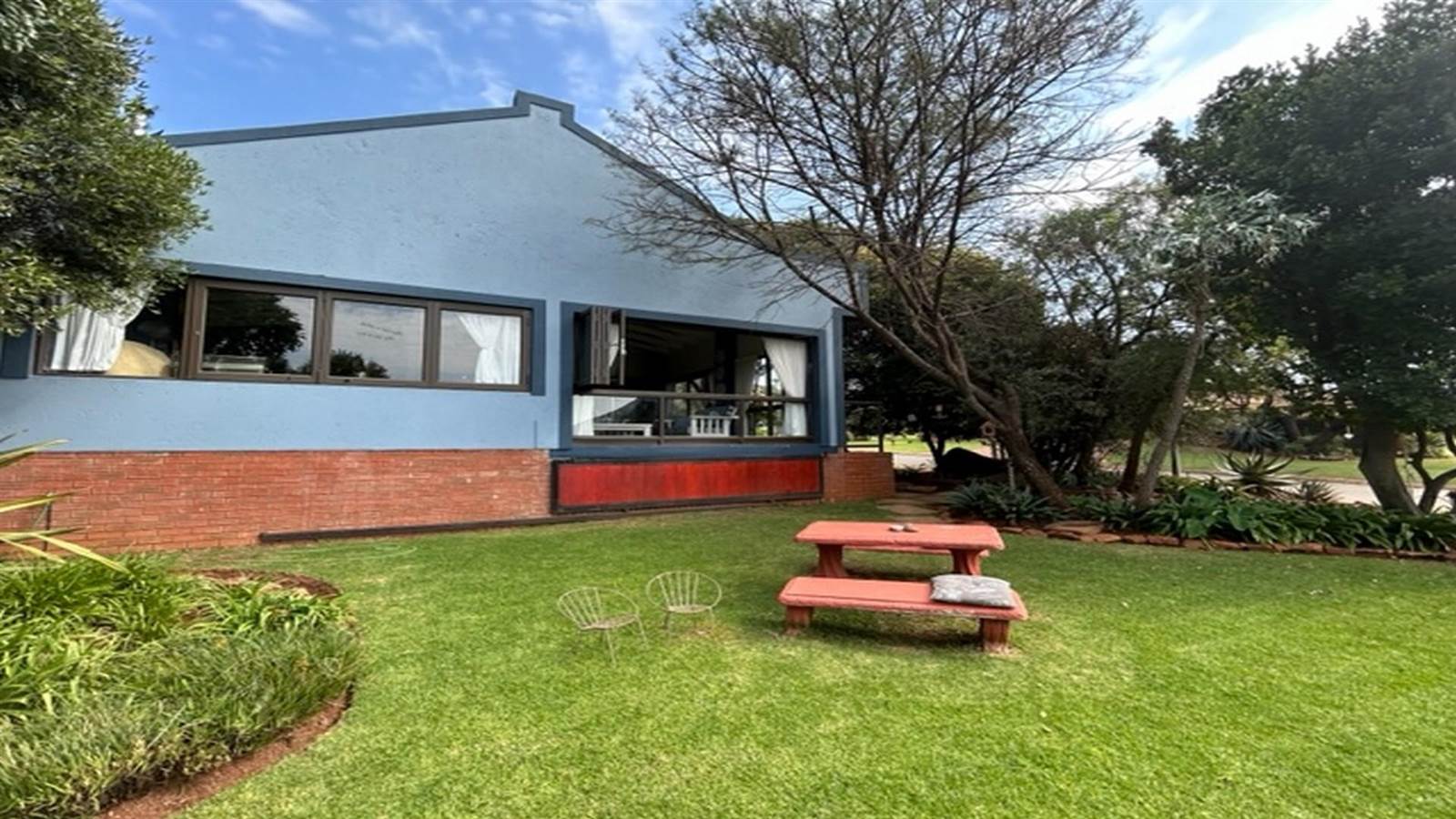 3 Bed House in Buffelspoort photo number 5