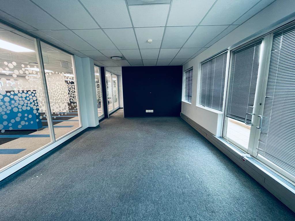 1569  m² Commercial space in Morningside photo number 18