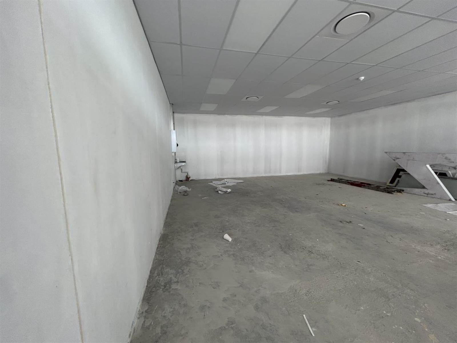 10000  m² Retail Space in Muizenberg photo number 3