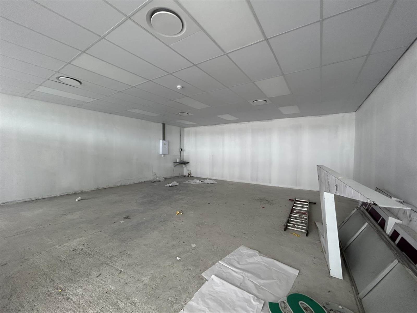 10000  m² Retail Space in Muizenberg photo number 4