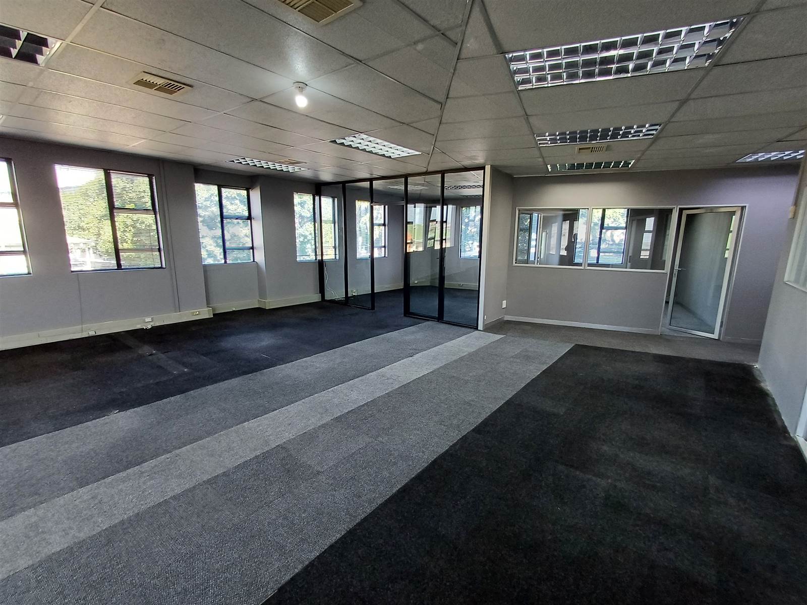 187  m² Commercial space in Essenwood photo number 2