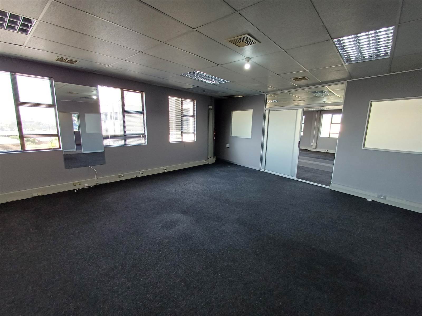 187  m² Commercial space in Essenwood photo number 10