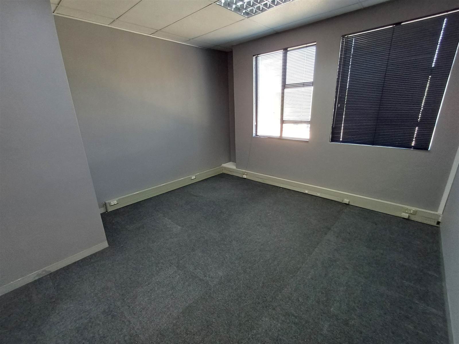 187  m² Commercial space in Essenwood photo number 14