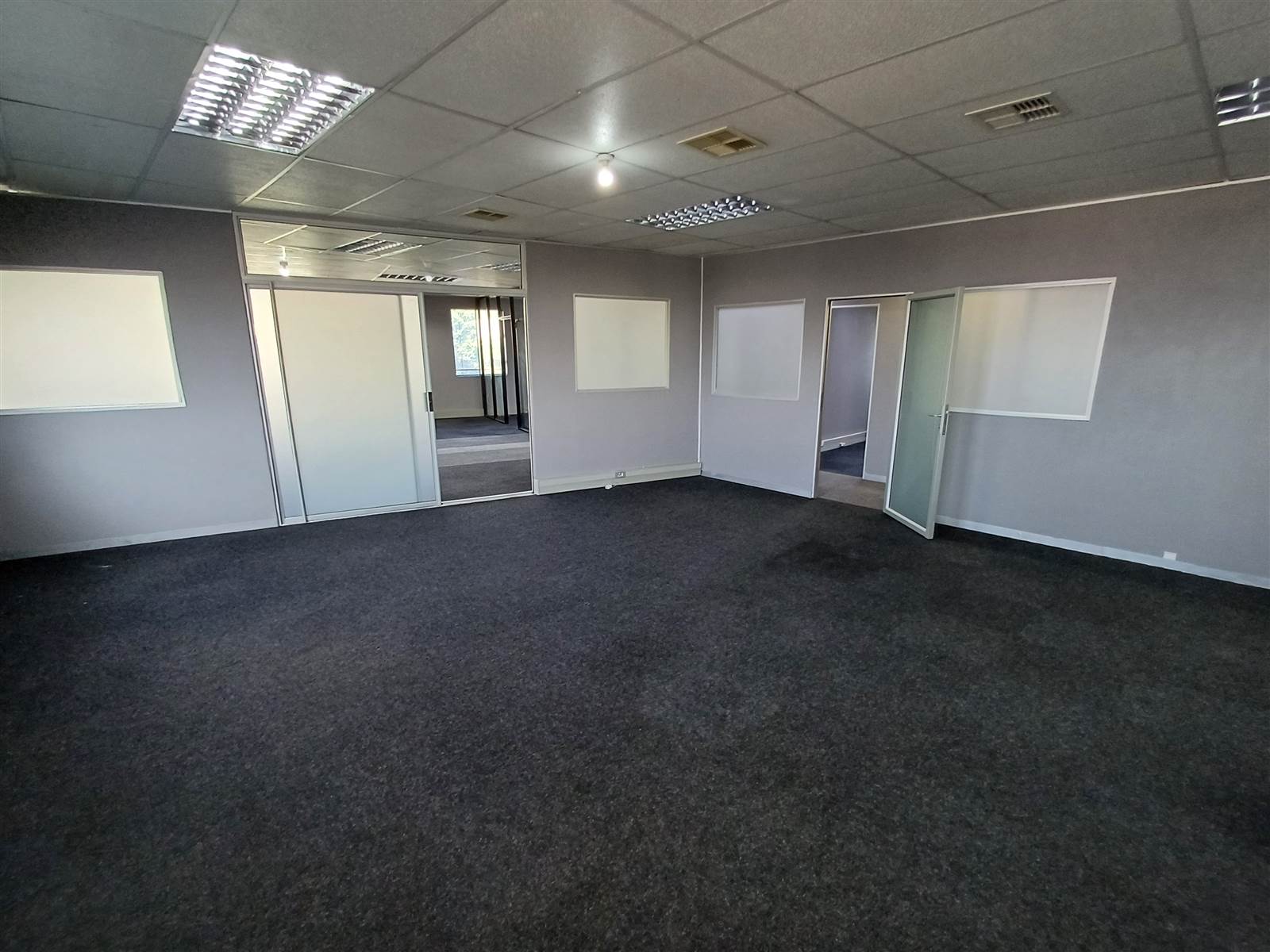 187  m² Commercial space in Essenwood photo number 4