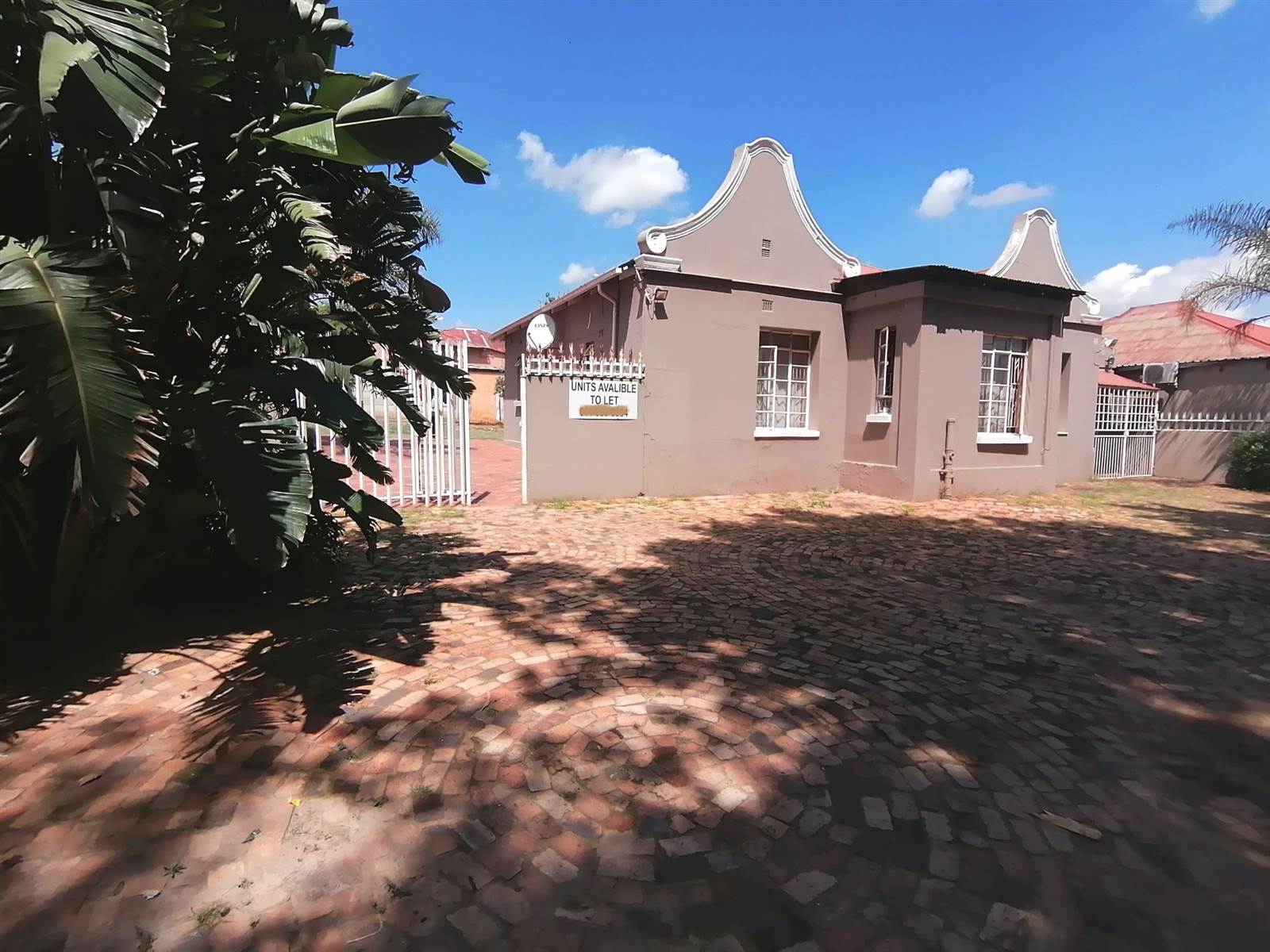 6 Bed House in Krugersdorp Central photo number 26