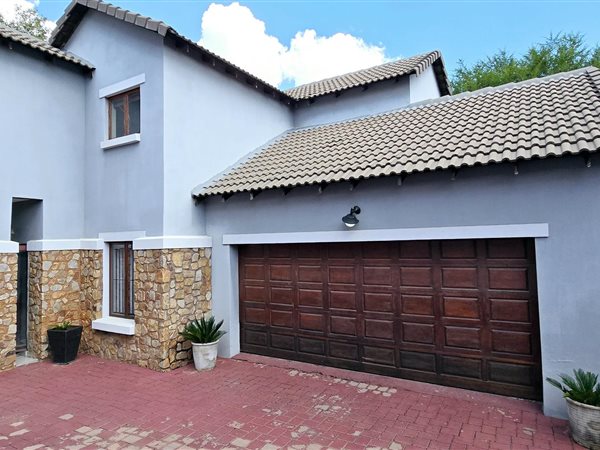 4 Bedroom House 4 Bedroom House