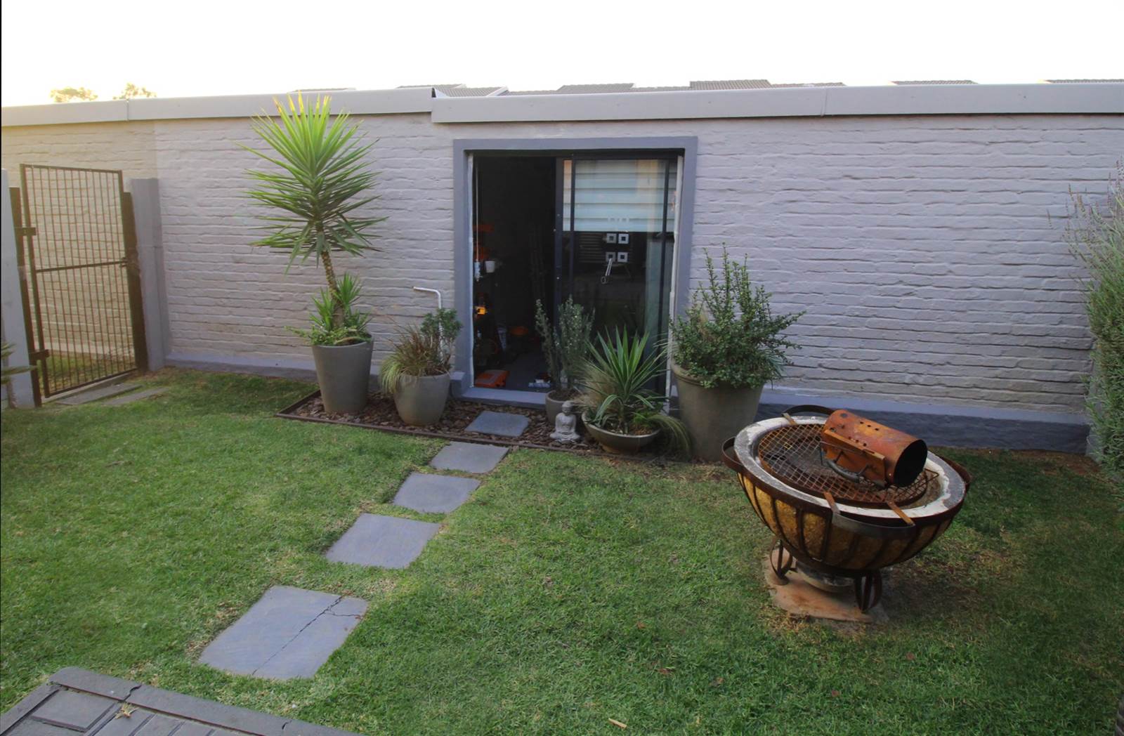 2 Bed Apartment in Benoni North photo number 15