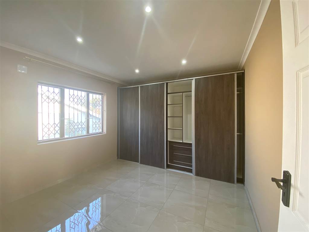 2 Bed Apartment to rent in Silverglen RR4102888 Private Property