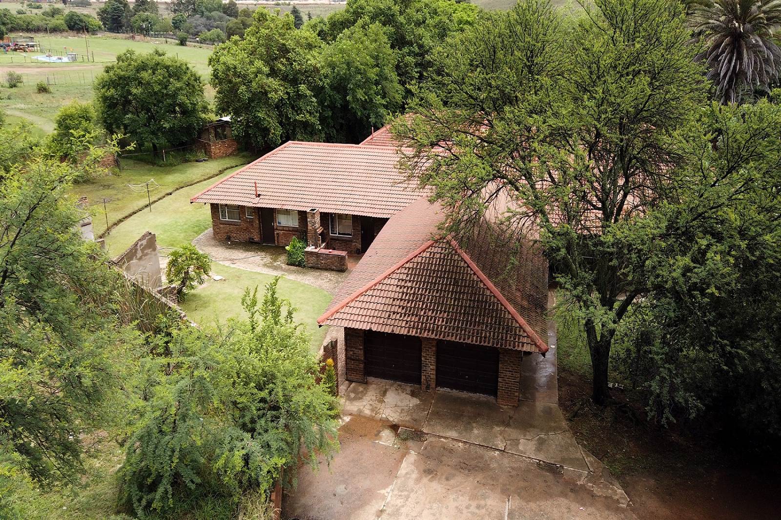 12 Bed House in Highveld Park photo number 1