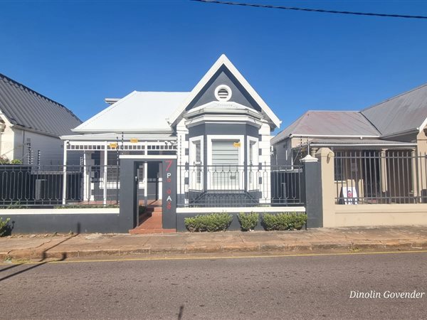 4 Bedroom House 4 Bedroom House