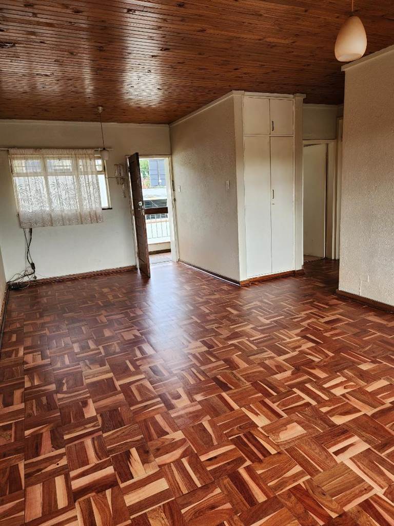 1 Bed Apartment in Craighall photo number 4