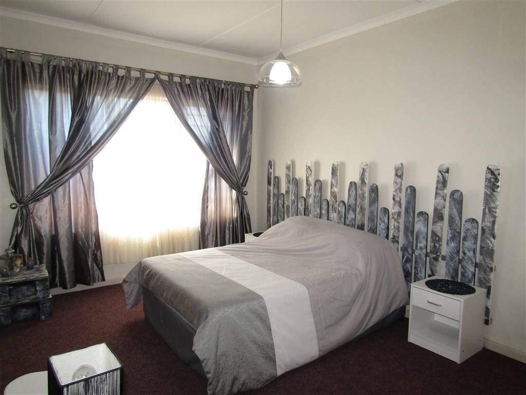 3 Bed House in Jeffreys Bay photo number 14