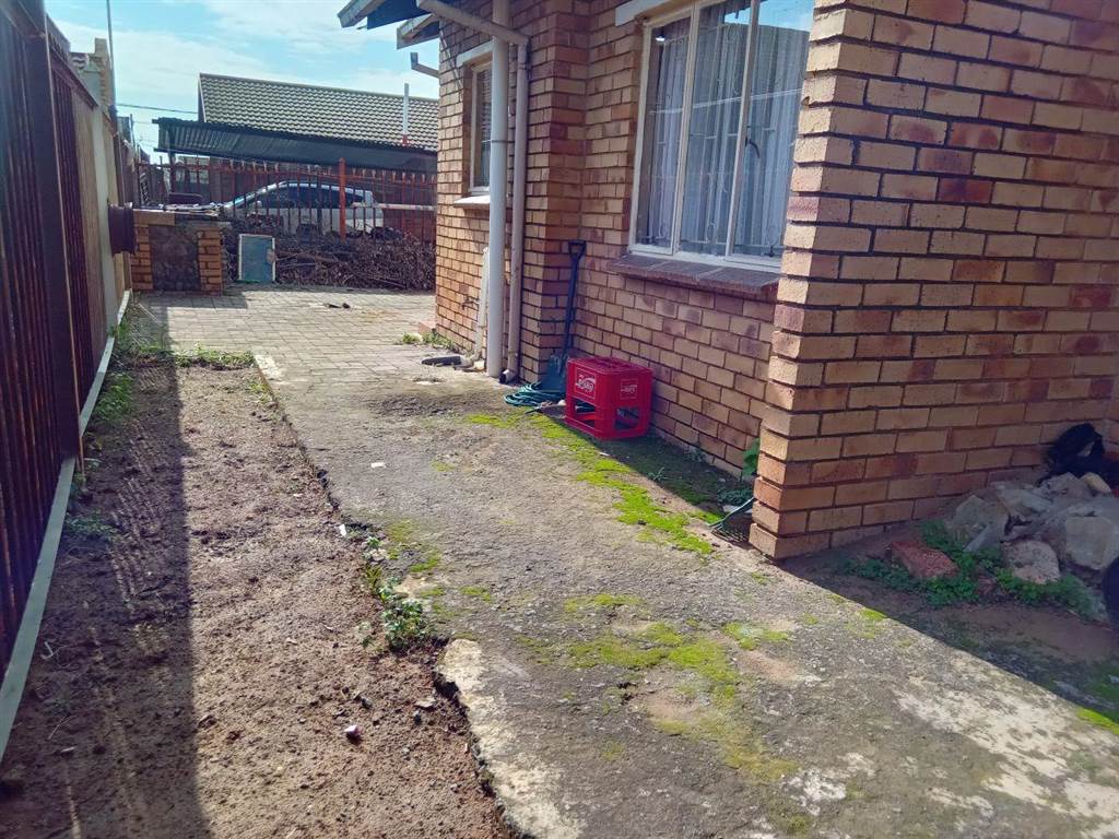 3 Bed House in Bloemfontein photo number 15