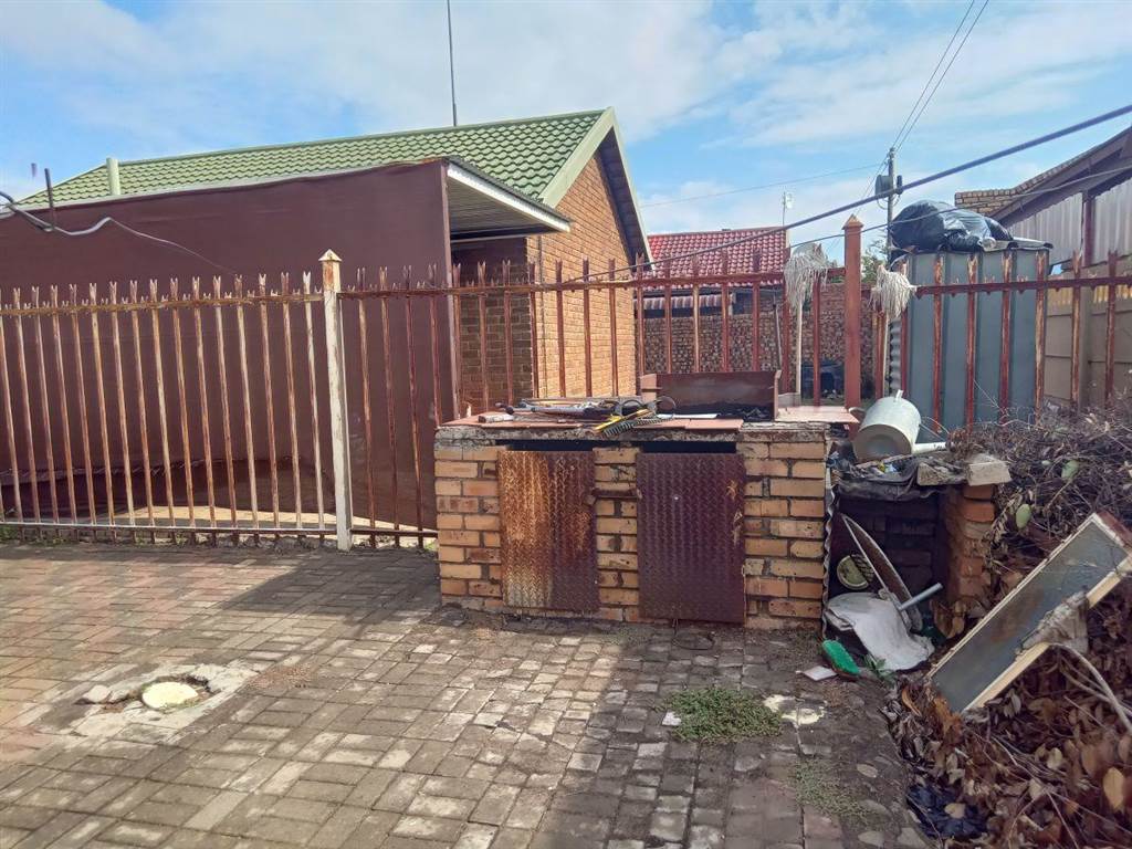 3 Bed House in Bloemfontein photo number 19