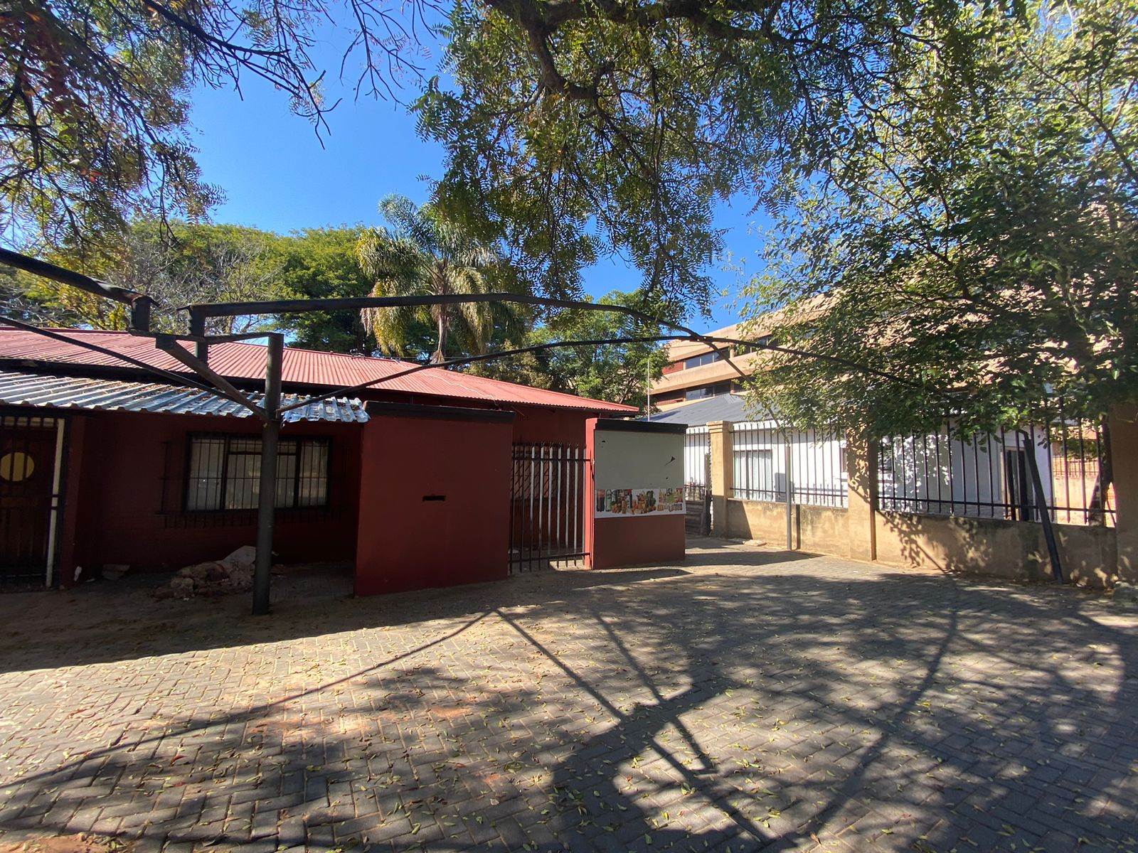 350  m² Commercial space in Pretoria North photo number 1