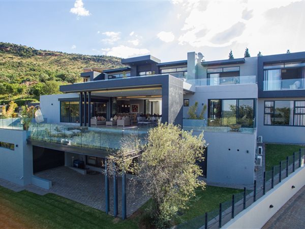 6 Bedroom House 6 Bedroom House