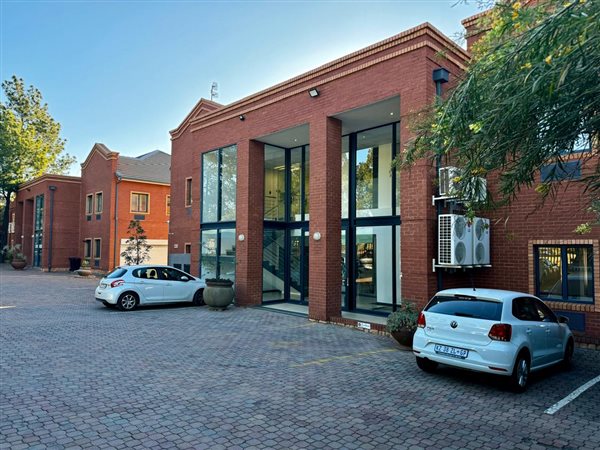 219  m² Commercial space