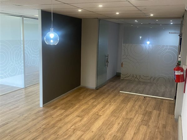 337  m² Commercial space