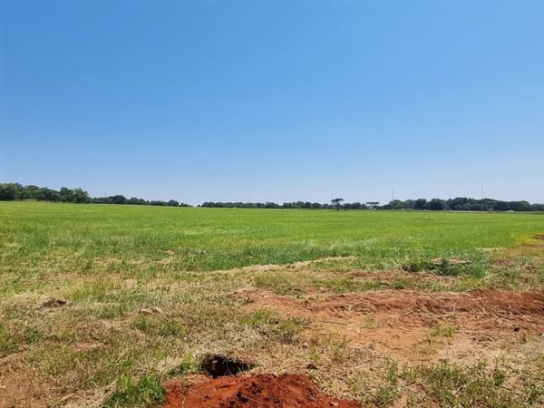 22 ha Land available in Waterkloof