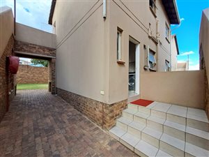2 Bed Flat in Naturena