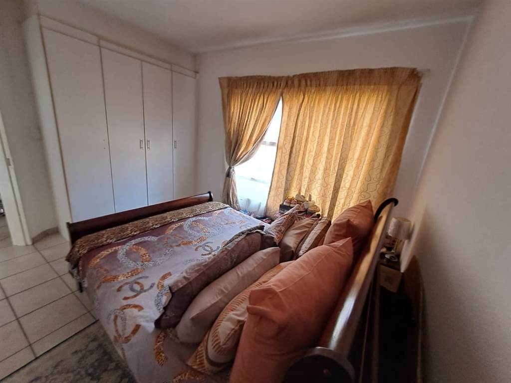 2 Bed Flat in Naturena photo number 8