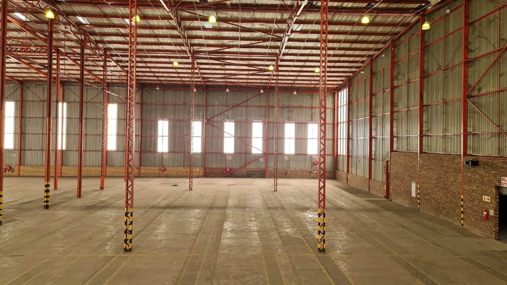 5400  m² Commercial space in Rustenburg Central photo number 3