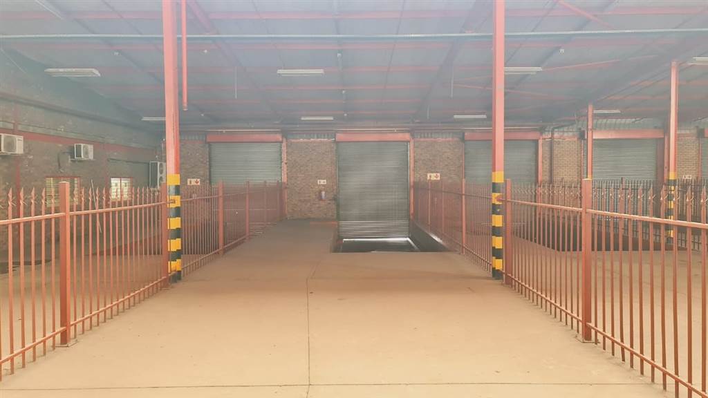 5400  m² Commercial space in Rustenburg Central photo number 10